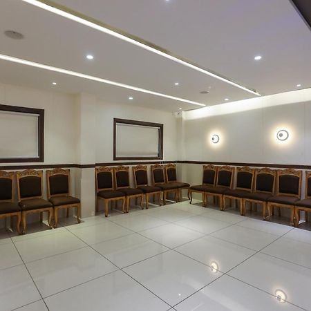 אחמדאבאד Hotel Ashray Inn Express מראה חיצוני תמונה