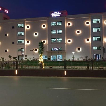 אחמדאבאד Hotel Ashray Inn Express מראה חיצוני תמונה
