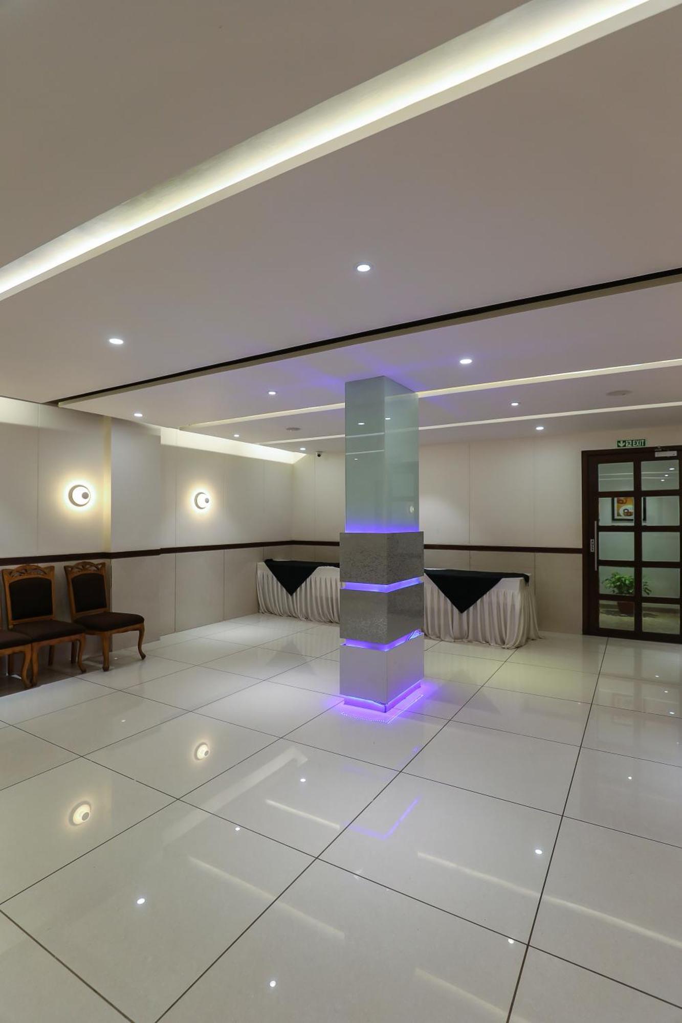אחמדאבאד Hotel Ashray Inn Express מראה חיצוני תמונה