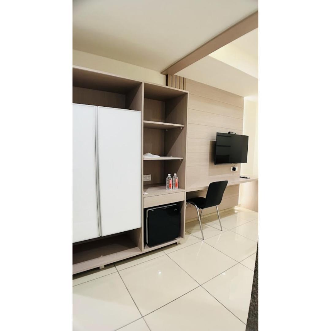 אחמדאבאד Hotel Ashray Inn Express מראה חיצוני תמונה