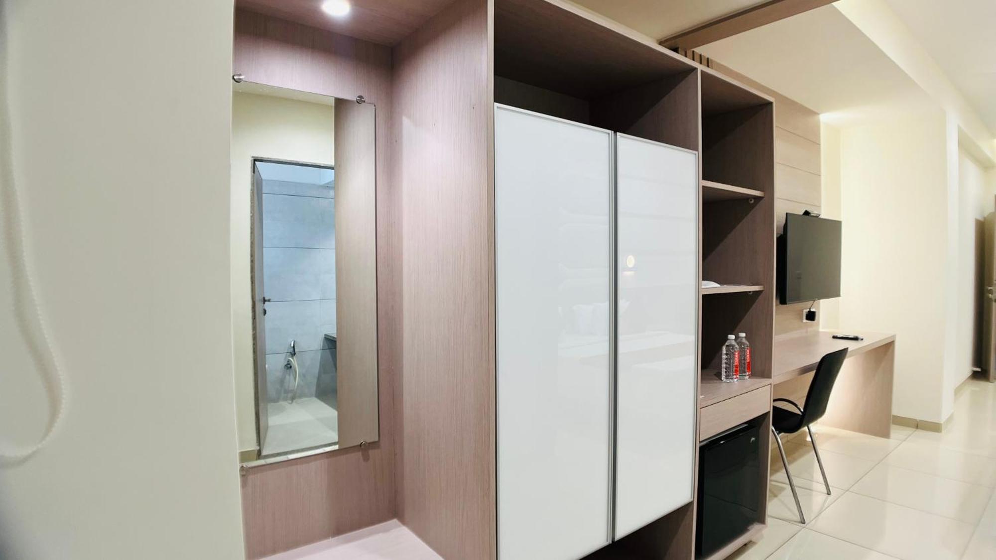 אחמדאבאד Hotel Ashray Inn Express מראה חיצוני תמונה